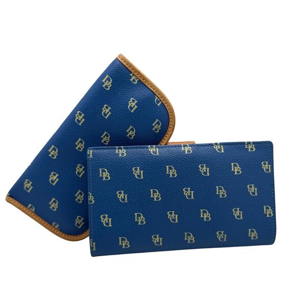 DOONEY & BOURKE Blue and Tan Signature Checkbook Wallet & Sunglasses holder - Picture 6 of 11